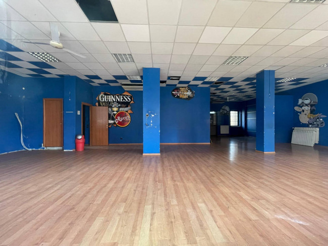 Negozio in affitto a Chivasso