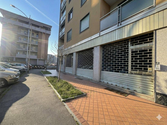 Negozio in affitto a Chivasso