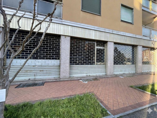Negozio in affitto a Chivasso