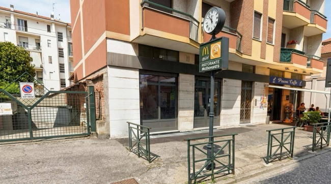 Negozio in affitto a Chivasso