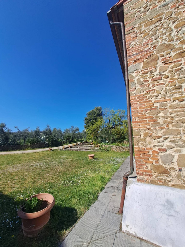 Appartamento in affitto a Capraia e Limite