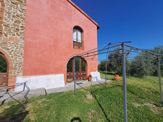 Appartamento in affitto a Capraia e Limite