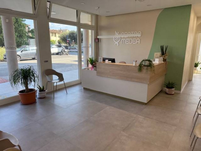 Ufficio in affitto a Capraia e Limite