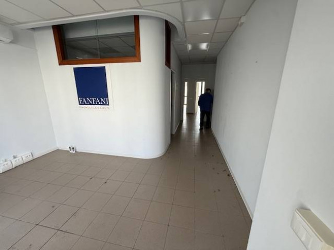 Fondo Artigianale in affitto a Empoli