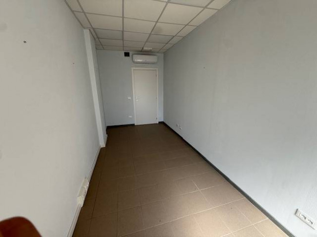 Fondo Artigianale in affitto a Empoli