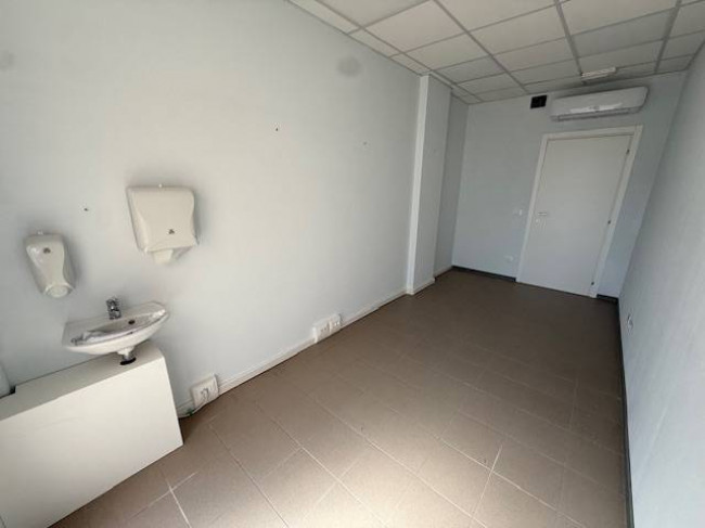 Fondo Artigianale in affitto a Empoli