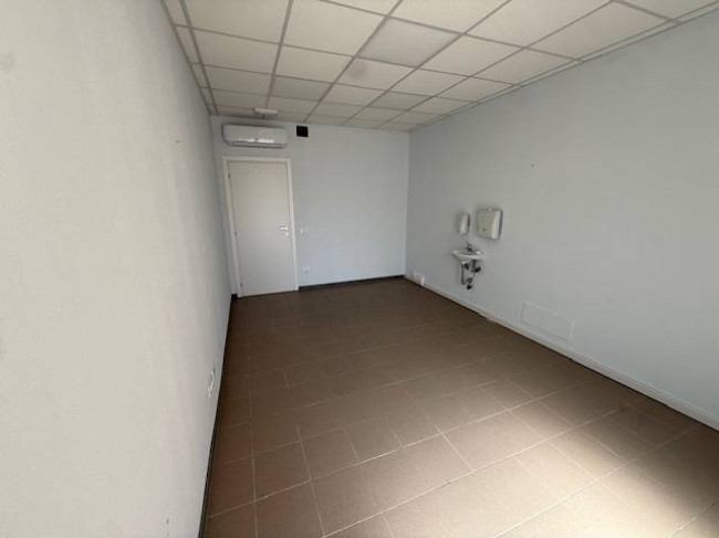 Fondo Artigianale in affitto a Empoli