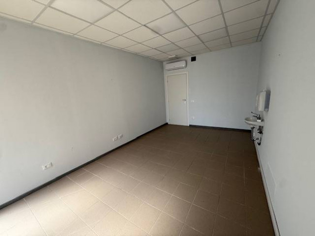 Fondo Artigianale in affitto a Empoli