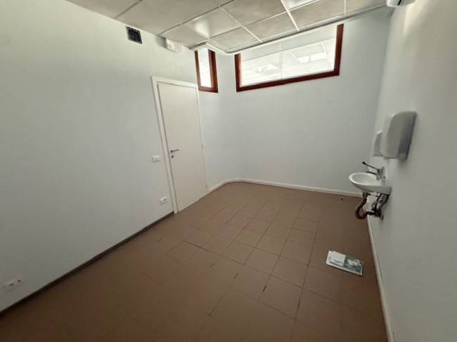 Fondo Artigianale in affitto a Empoli