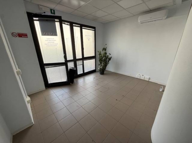 Fondo Artigianale in affitto a Empoli