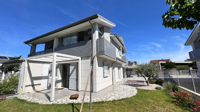 Casa semi indipendente in vendita a Cesena