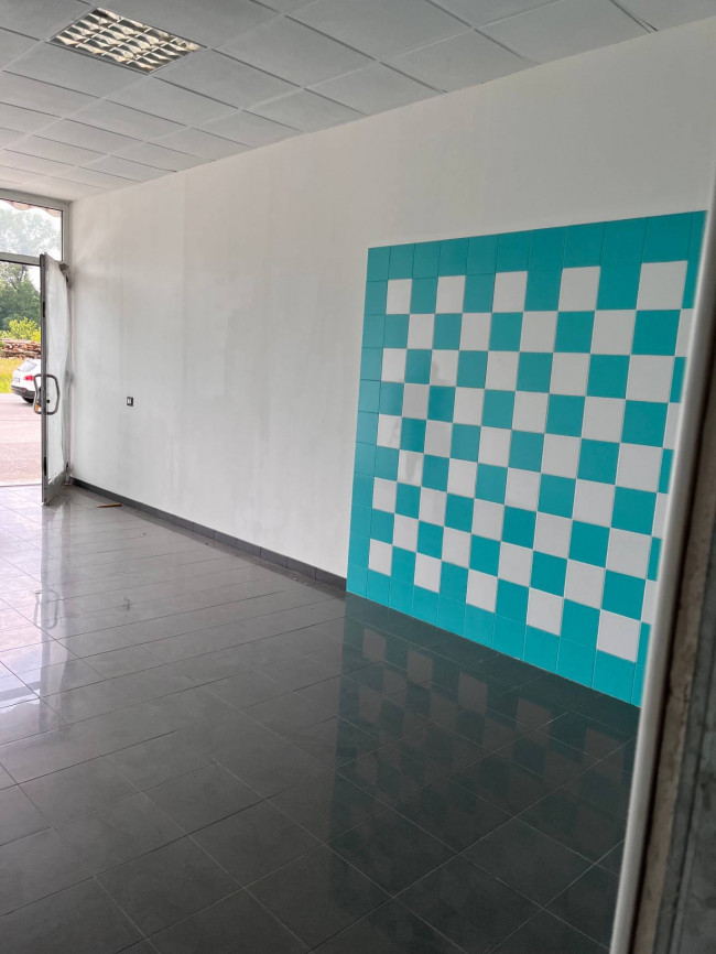 Negozio in affitto a Cuveglio