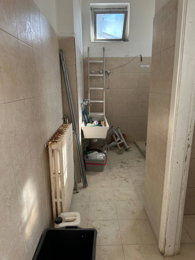 Fondo Artigianale in affitto a Empoli