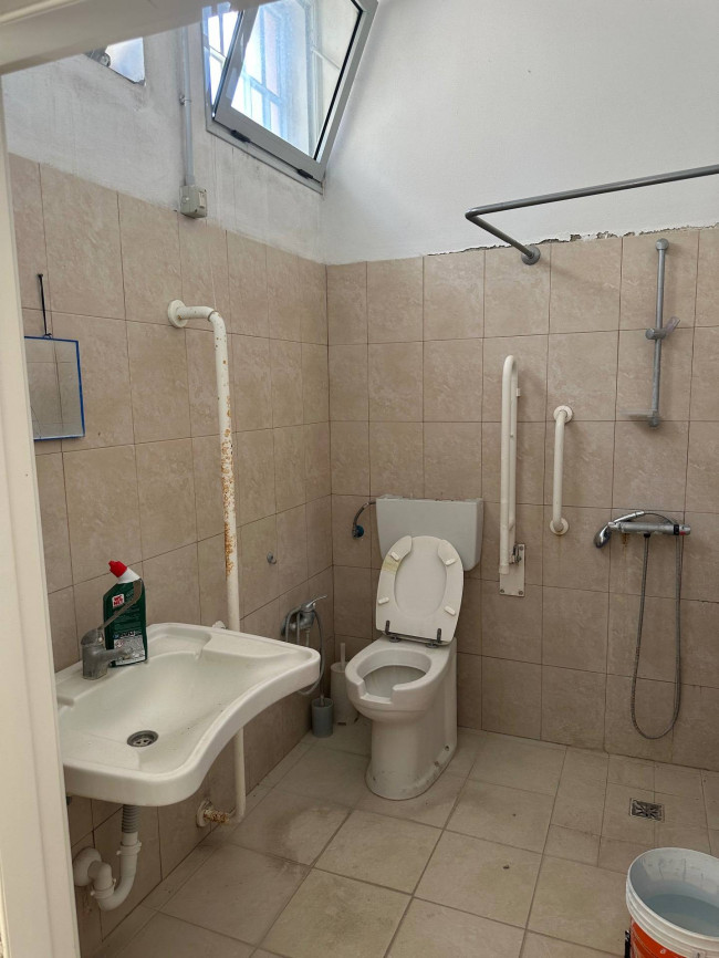 Fondo Artigianale in affitto a Empoli