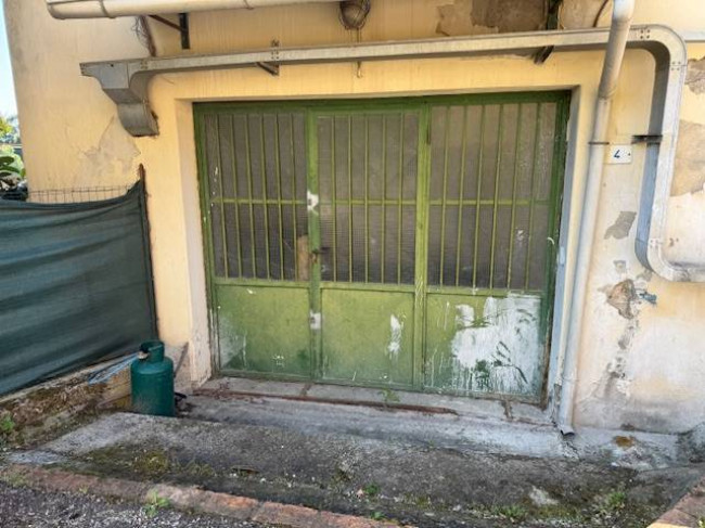 Magazzino in affitto a Vinci