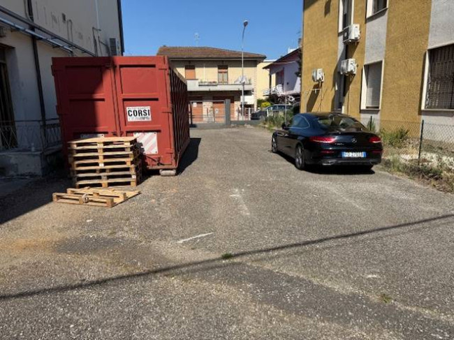 Magazzino in affitto a Vinci