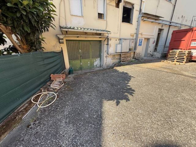 Magazzino in affitto a Vinci