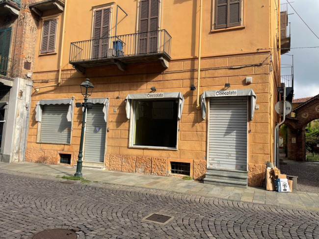 Negozio in affitto a Chivasso