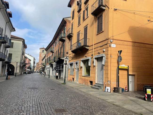 Negozio in affitto a Chivasso