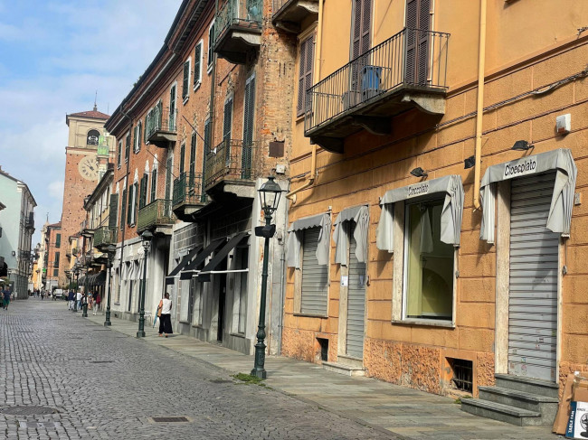 Negozio in affitto a Chivasso