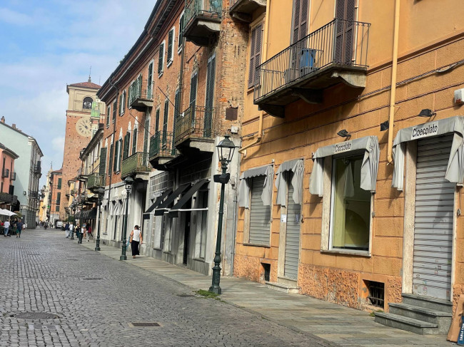 Negozio in affitto a Chivasso