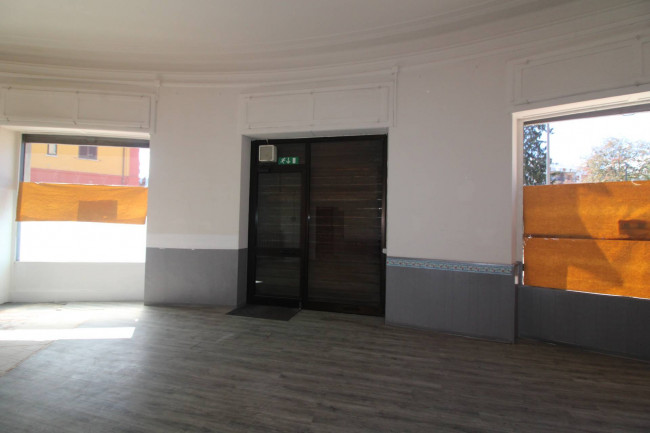 Negozio in affitto a Luino