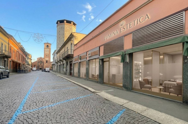 Negozio in affitto a Chivasso