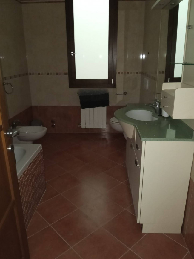 Capannone in vendita a Poggibonsi