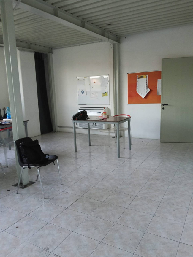 Capannone in vendita a Poggibonsi